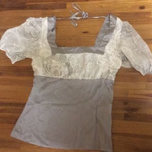 Women’s Gray and White Top